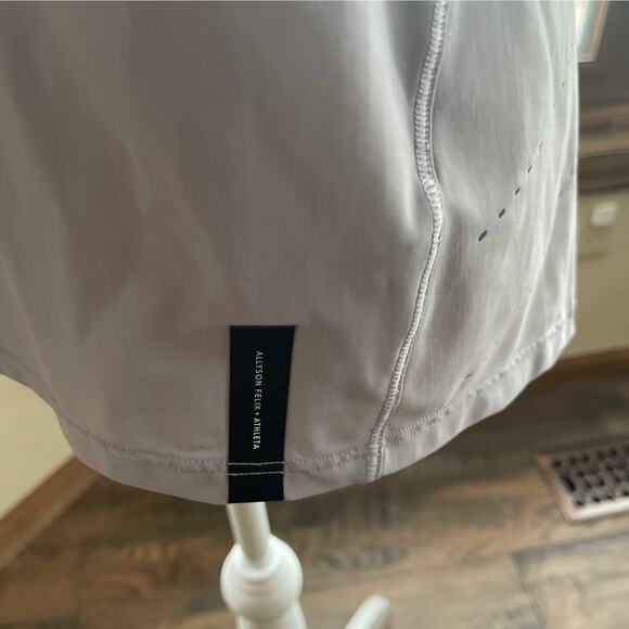 Allyson Felix ATHLETA Razorback Tank Top in Light Purple Lilac (M) - Picture 6 of 6